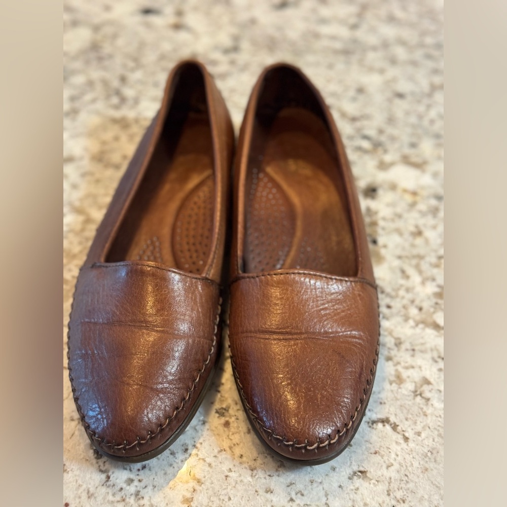 Dexter Women's Brown‎ Leather Loafers - Picture 5 of 8